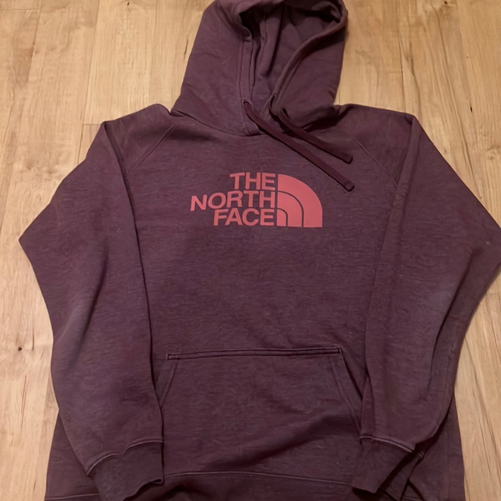 The North Face women’s half dome pullover hoodie.    size Large
